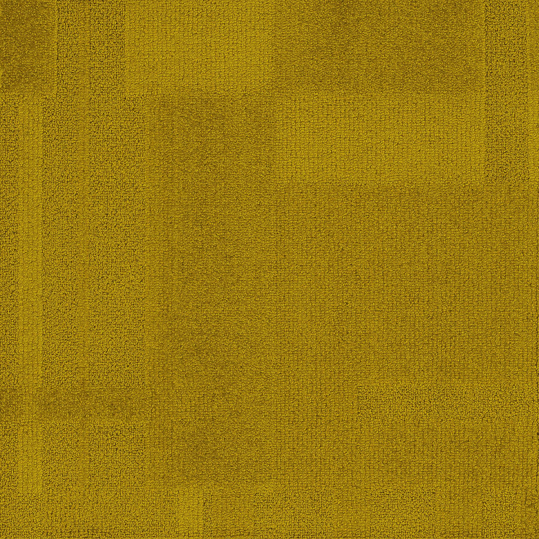 Vivid 202 - Pear Shaped